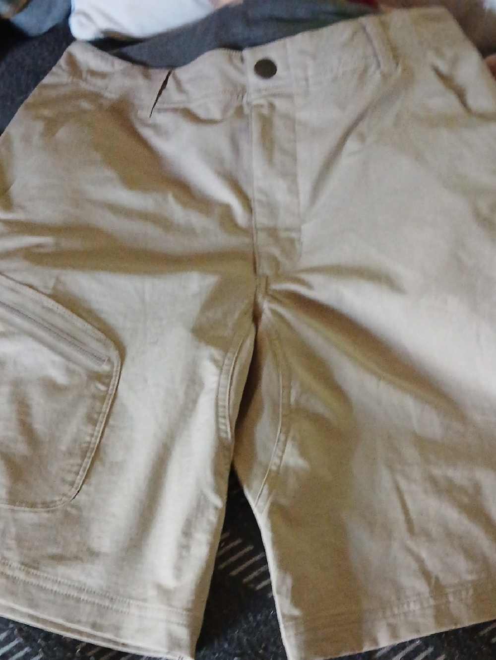 Cloudveil Khaki Cargo Shorts - Classic Neutral Style
